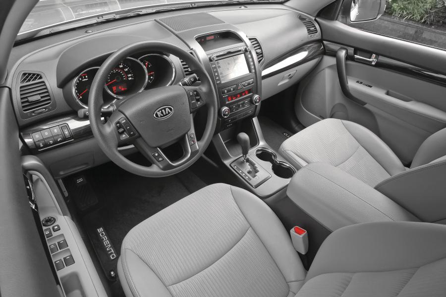  Kia Sorento 2013 года  (US) (фото 10 из 46)
